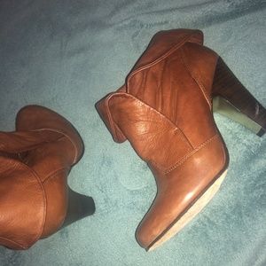 DOLCE VITA Booties